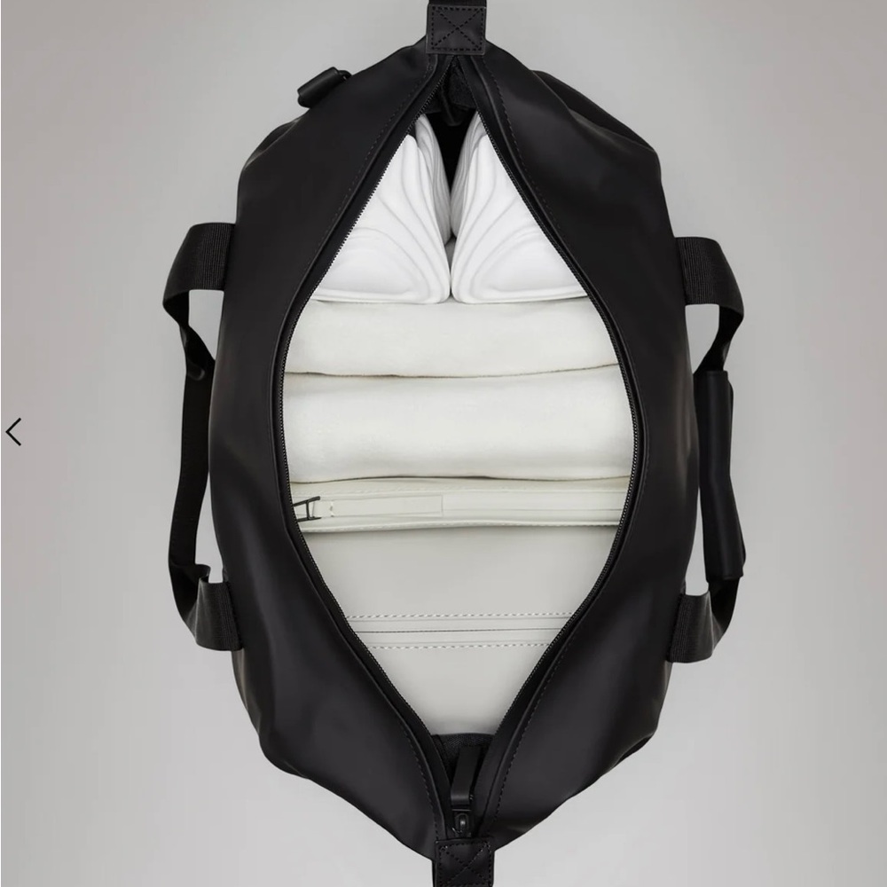 RAINS Hilo Weekend Bag Small - BLACK - NWT - Picture 7 of 7